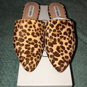 Brand new Steve Madden Flats, size 9